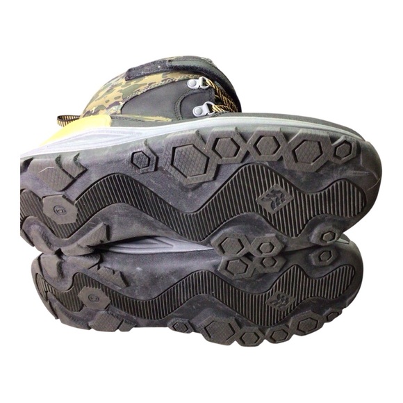 Target Black and Camouflage Winter Boots - Picture 5 of 6